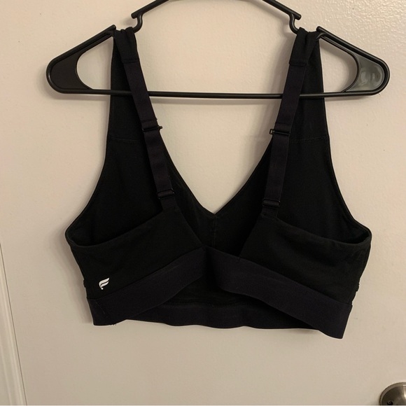 Women’s Fabletics All Day Every Day Black Sports Bra - Picture 5 of 6